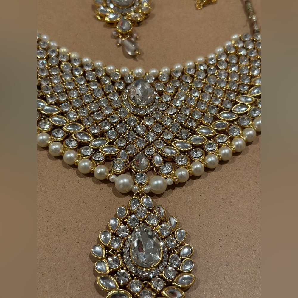 Semi bridal set